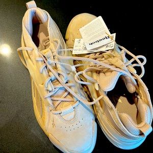 Reebok  Club C Cardi V2 sneakers color modern beige